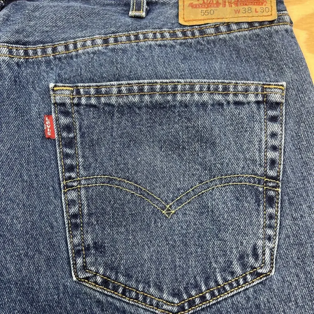 Levis 550 Relaxed Fit Jeans Mens 38x30 Blue Denim Cotton Classic Preppy